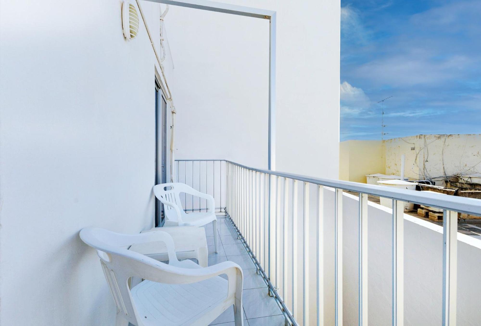 Spacious 2Br Penthouse With A Large Front-Terrace - Close To Bugibba Perched Beach St. Paul's Bay Exterior photo